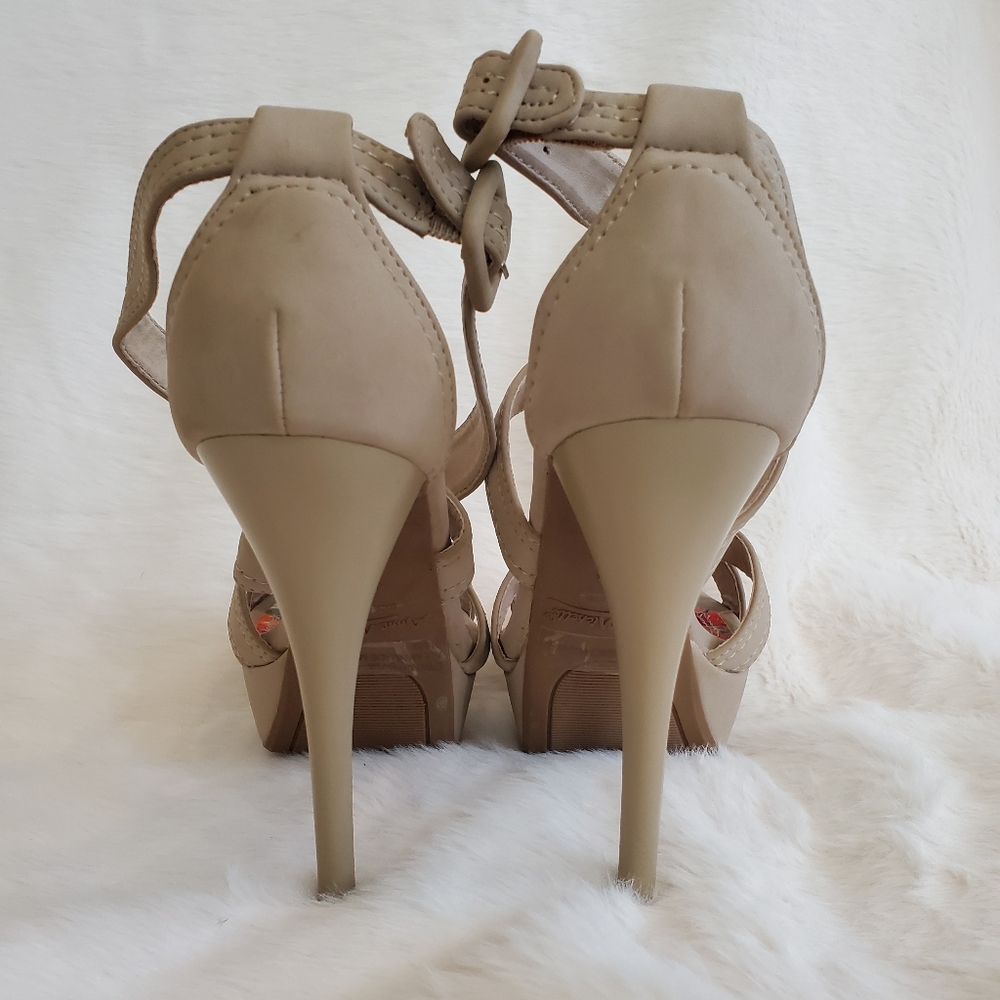 NWT Anne Michelle Beige Strappy Heels - Picture 4 of 12